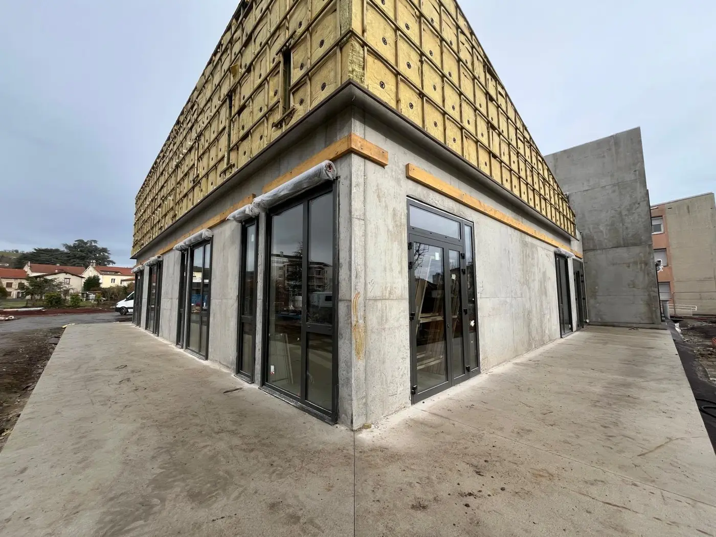 Le pôle artistique de La Talaudière, façade en bardage doré